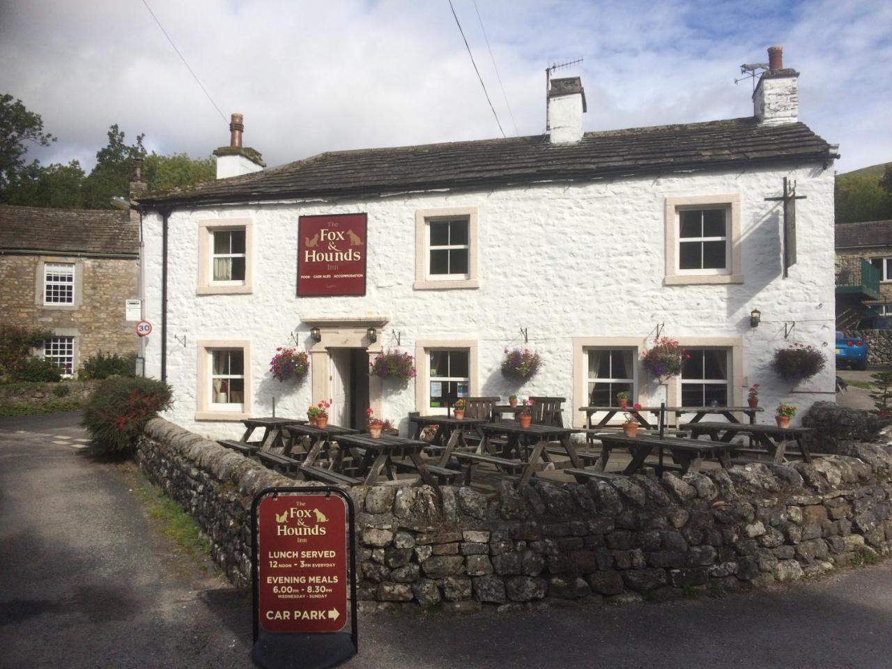Fox And Hounds